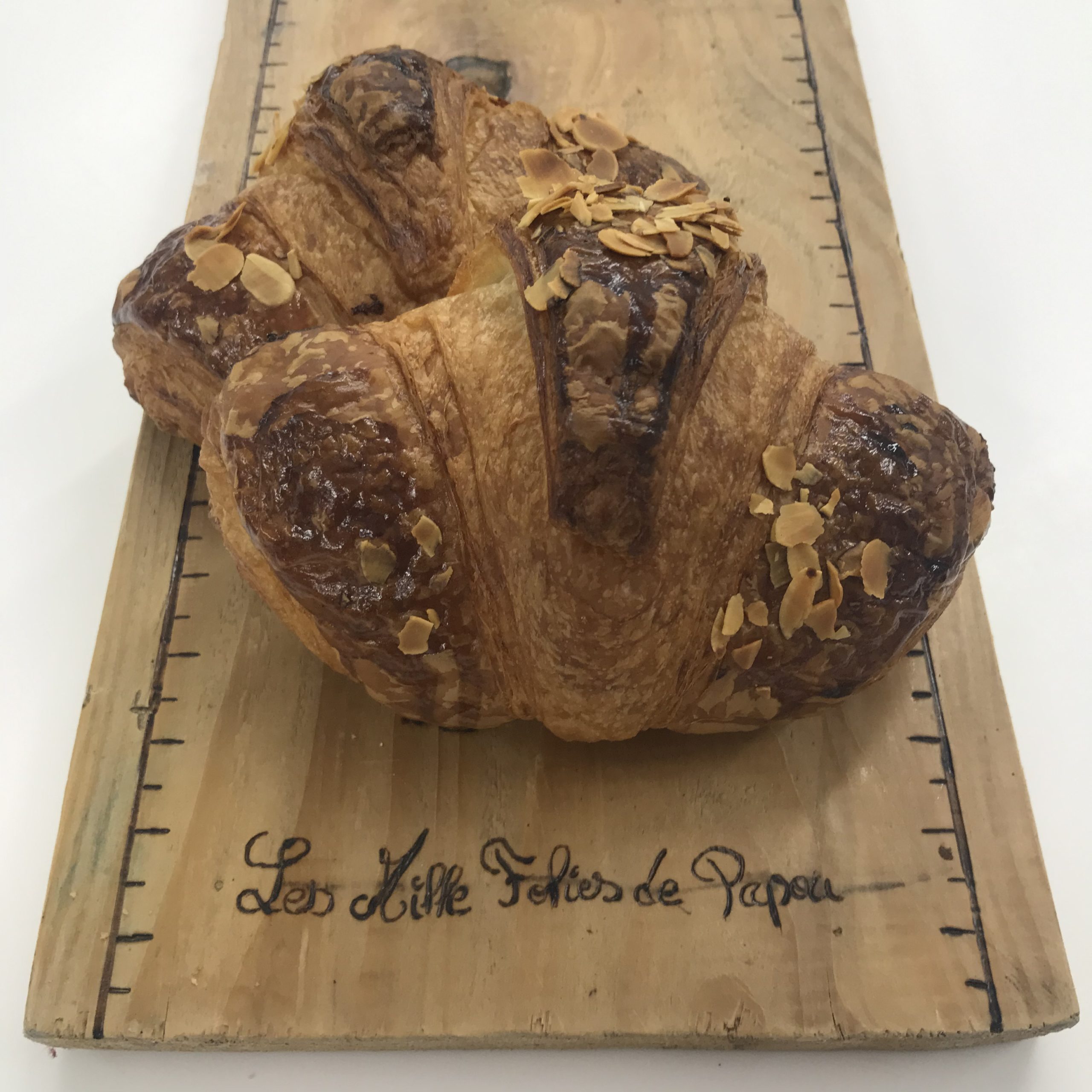 croissant amande, pur beurre